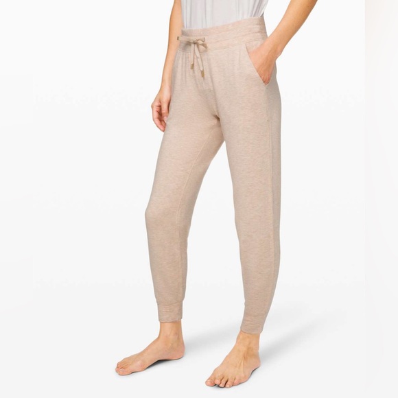 Lululemon Warm Down Jogger Soft Touch in Heathered Cashew Size 4 - Picture 2 of 8